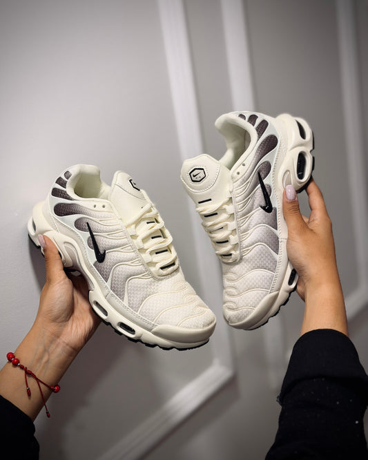 Nike tn ligth orewood brown y soft pearl
