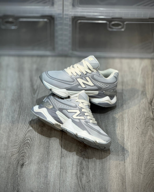 New Balance 9060 Plateada