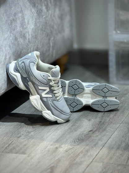 New Balance 9060 Plateada