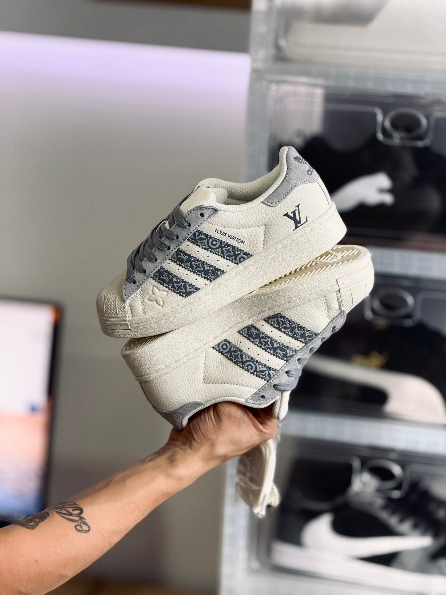Adidas super star - louis vuitton