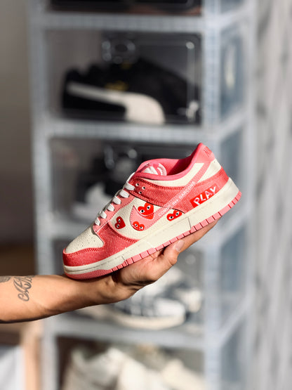 Nike sb dunk low stranger love