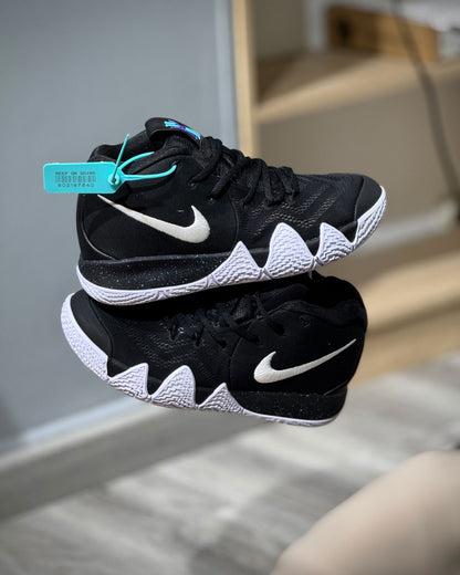 Nike Hyperdunk Negra-Blanco