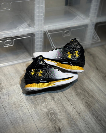 Under Armour Curry 1 Negro-Amarillo