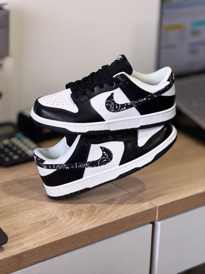 Nike dunk low essential paisley blanco negro