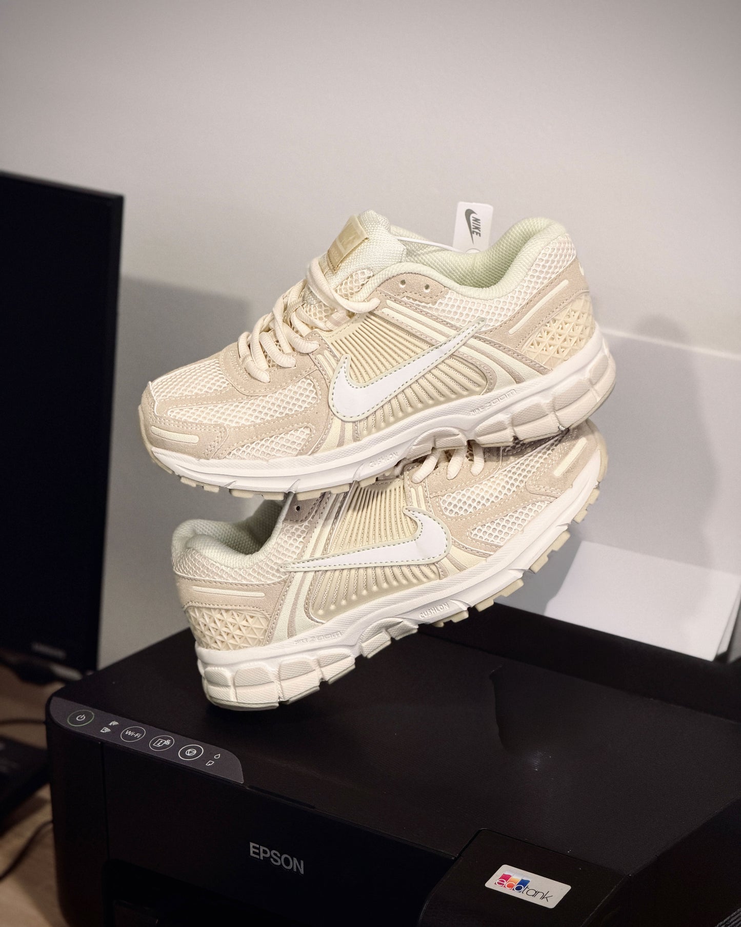 Nike zoom vomero 5 beige