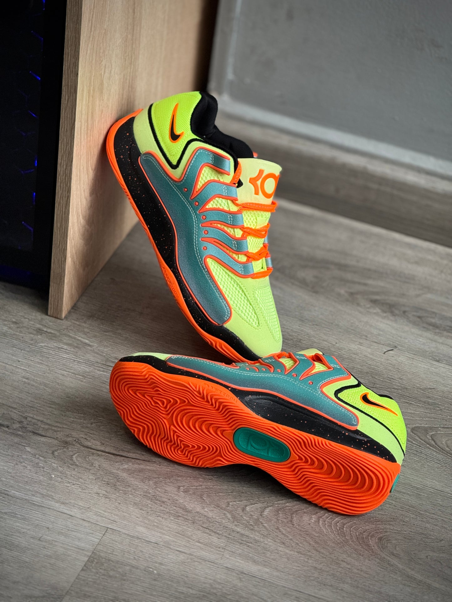 Nike KD 18 "Clear Jade Liquid Lime"