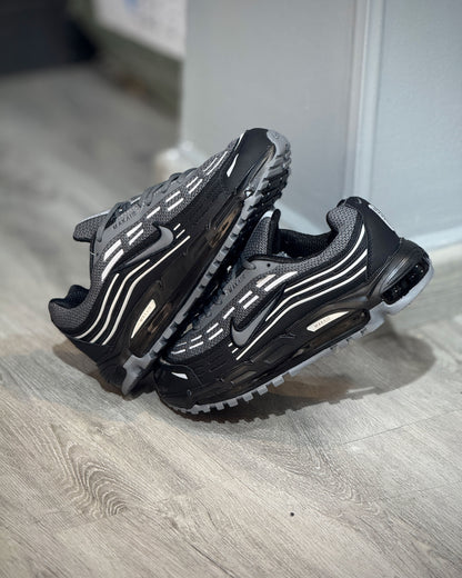 Air Max 95 Negro-Gris