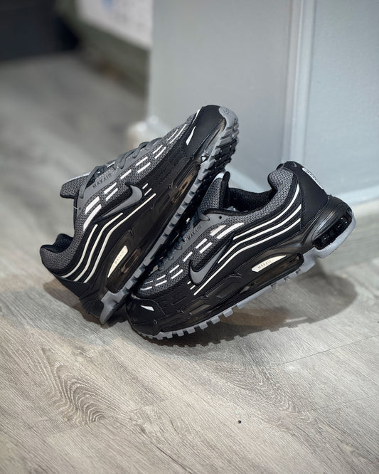 Air Max 95 Negro-Gris