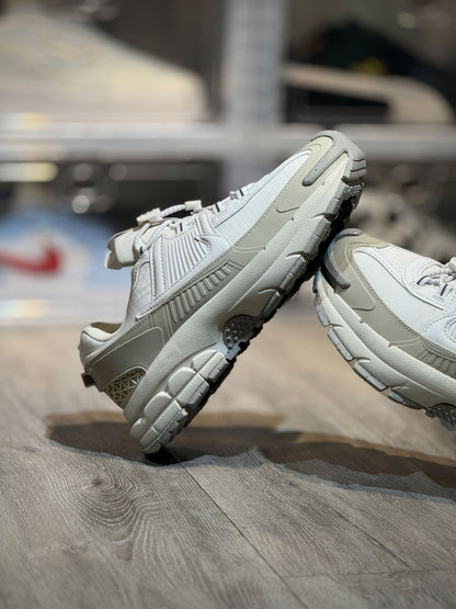 Zoom Vomero 5 Beige Gris