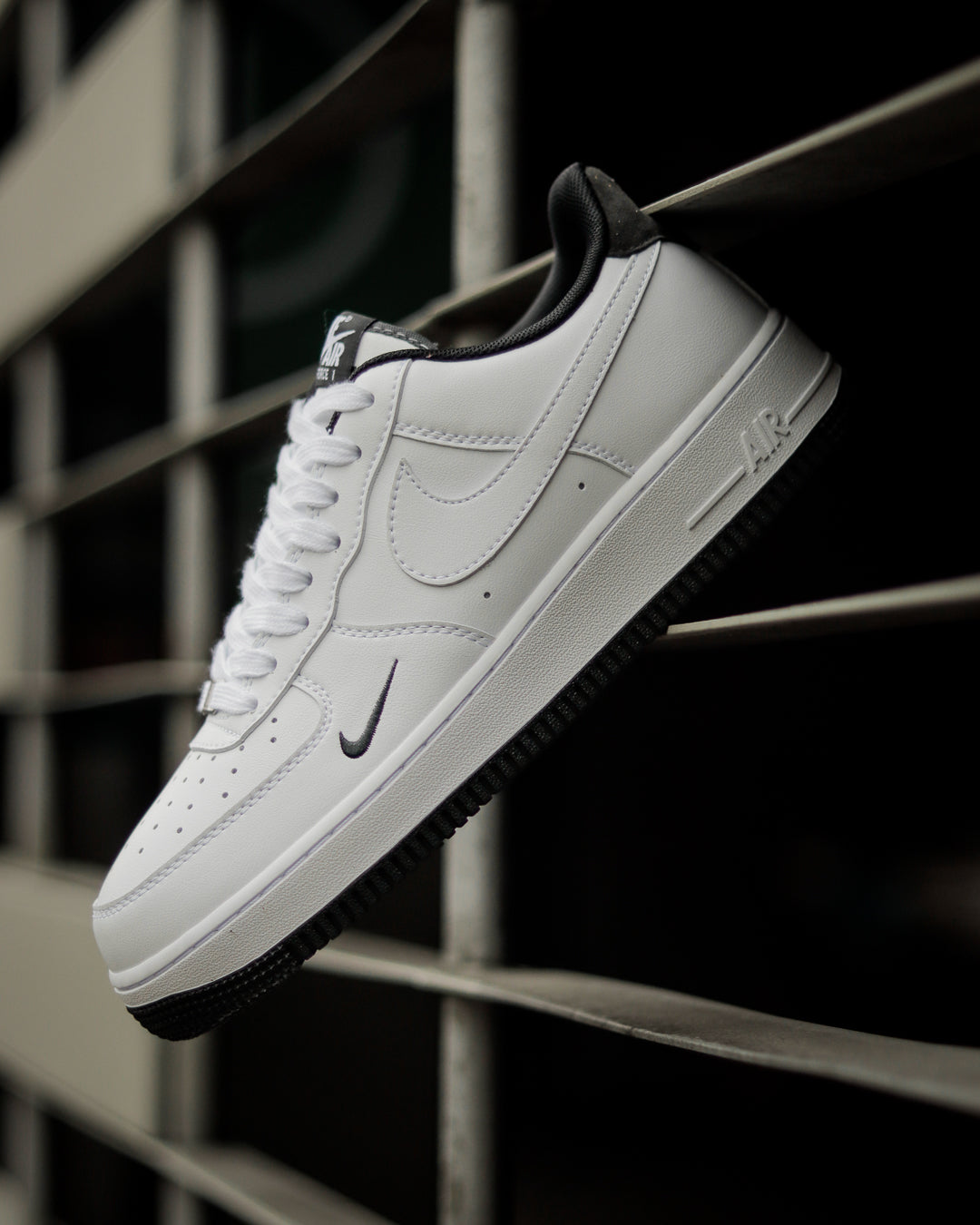 Air Force 1 Low Blanco-Negro