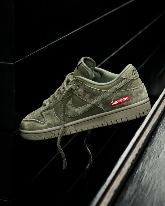 Sb Dunk Low x Supreme Verde