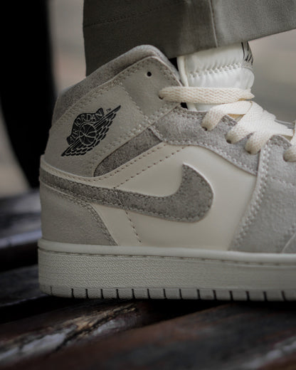 Air Jordan Retro 1 High Gris