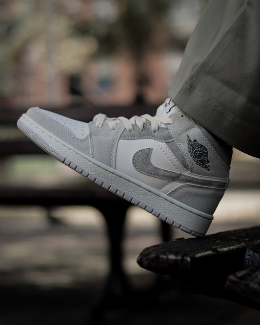 Air Jordan Retro 1 High Gris