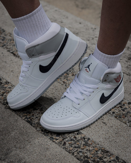 Air Jordan Retro 1 High Blanco-Gris