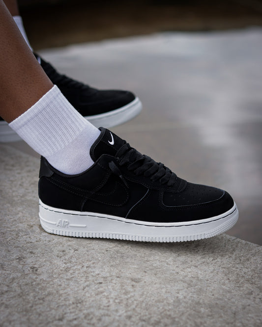 Air Force 1 Negro Gamuza