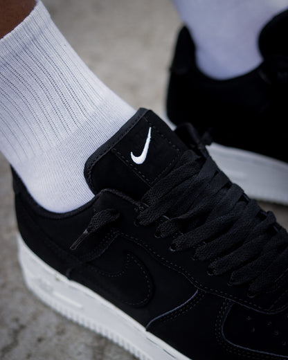 Air Force 1 Negro Gamuza