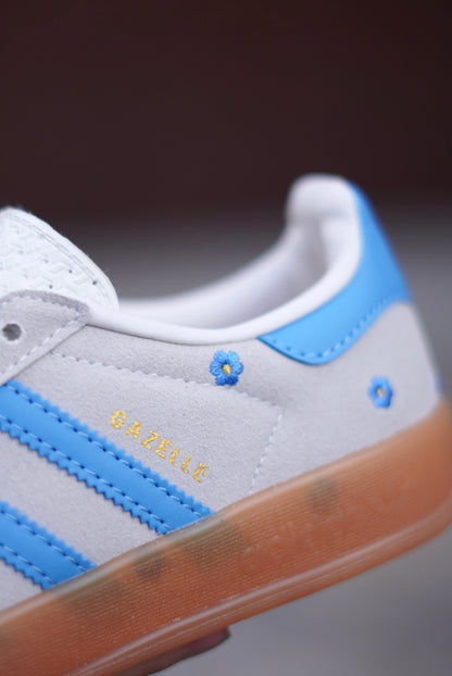 Gazelle Indoor Light Blue Floral