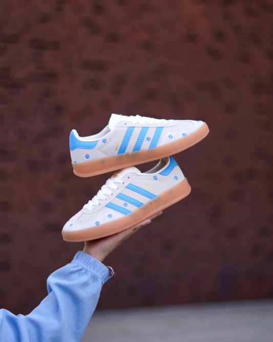 Gazelle Indoor Light Blue Floral