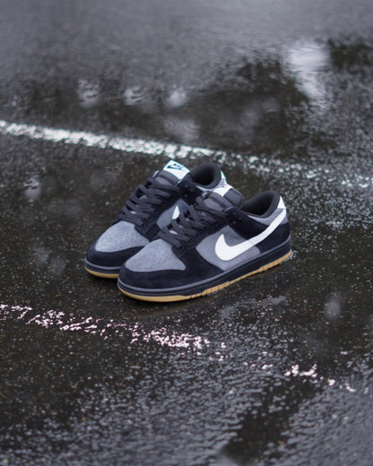 Sb Dunk Low SE "Black Grey Gum"