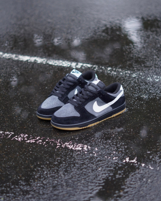 Sb Dunk Low SE "Black Grey Gum"