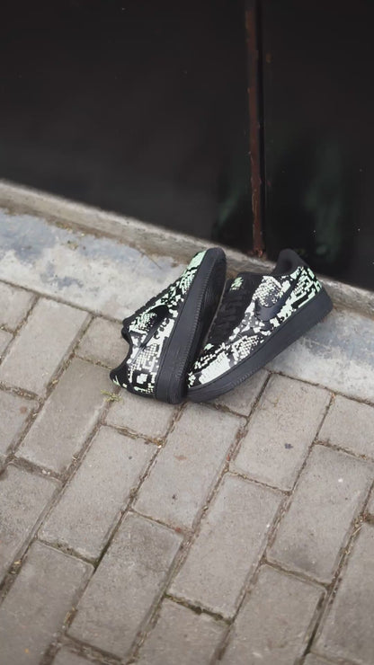 Nike air force 1 foamposite piel de serpiente