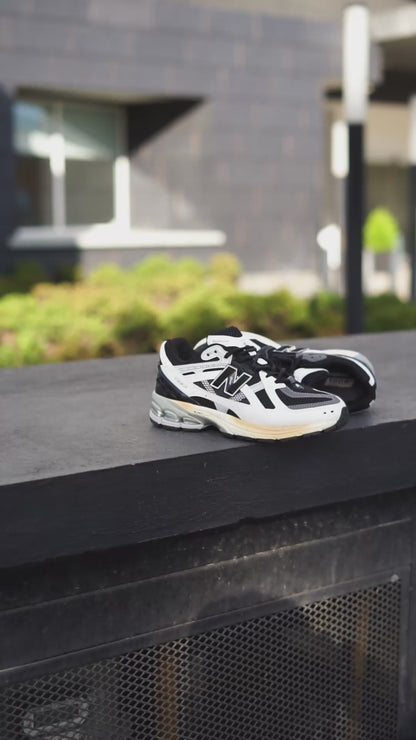 New balance 1906R blanco negro