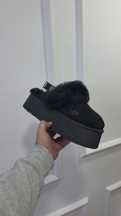 Ugg negra