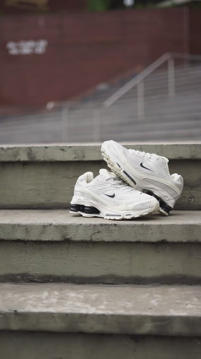 Nike shox supreme beige