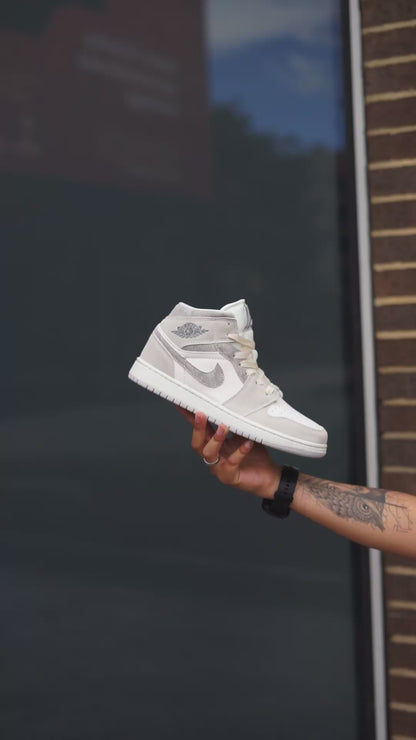 Jordan R1 gris