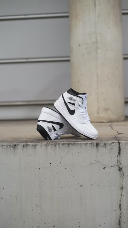 Jordan R1 mid blanco negro