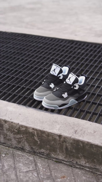 Jordan R4 oreo gris