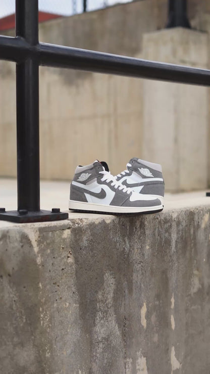 Jordan R1 gris